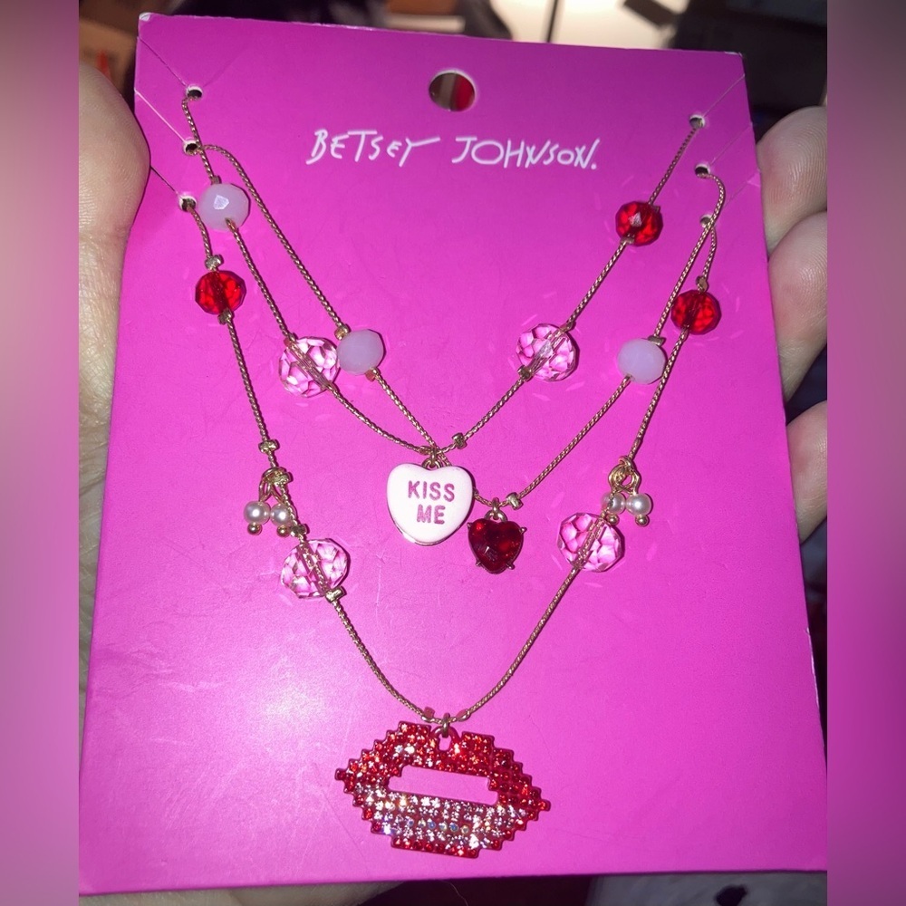 BETSEY JOHNSON Set Valentine Illusion 3 Strand Lips Necklace & Earrings NEW NWT - Picture 5 of 11